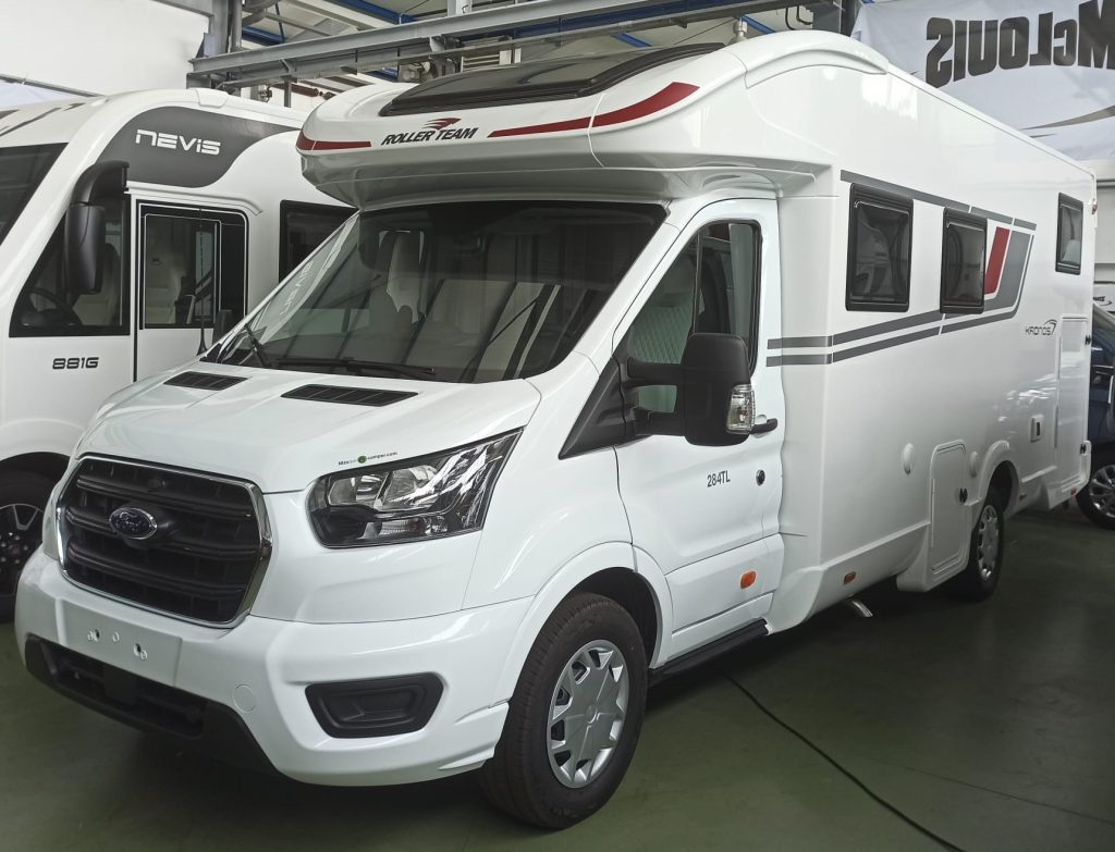 Claraboya 40X40 con oscurecedor y mosquitera -  -  Accesorios para furgonetas camper, camping y caravaning